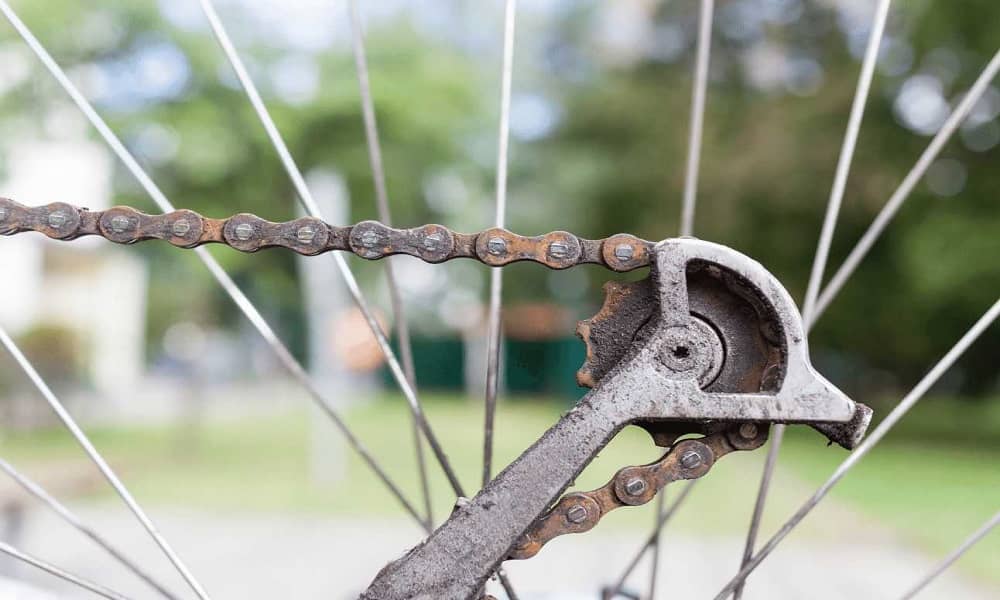 How to Clean a Rusty Bike Chain