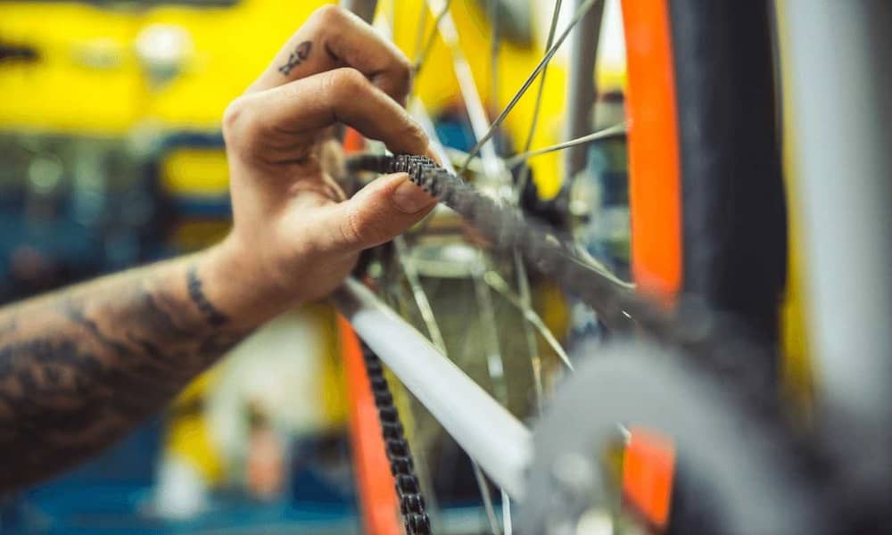 How to Tighten a Bike Chain